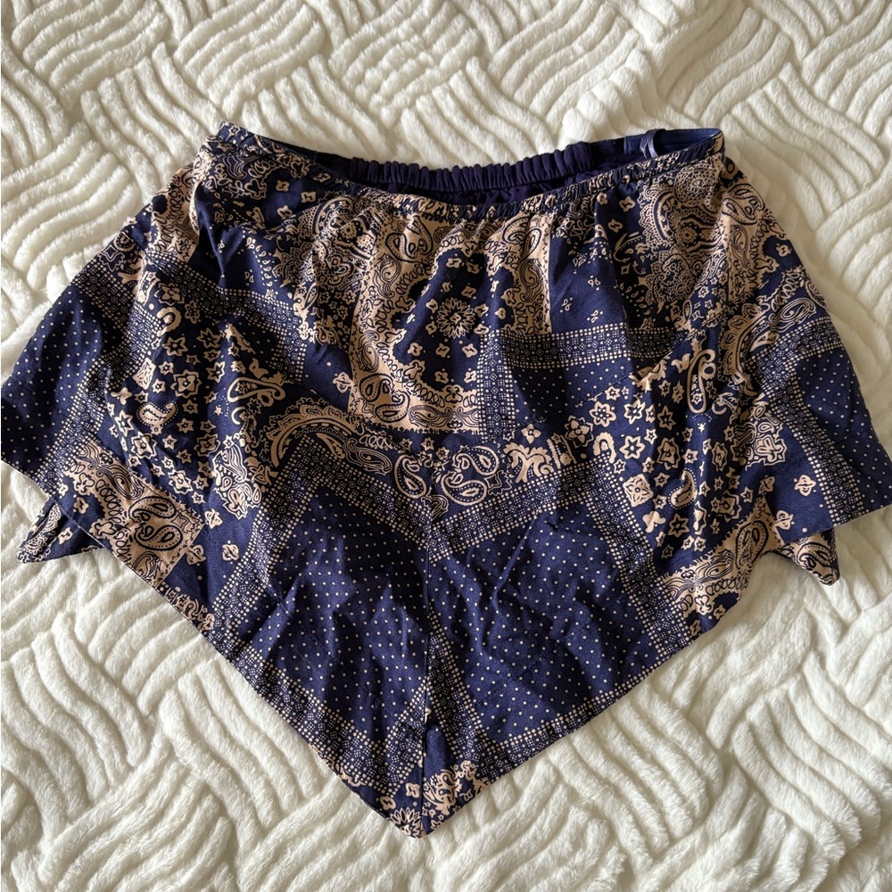 Sleeveless crop top shirt